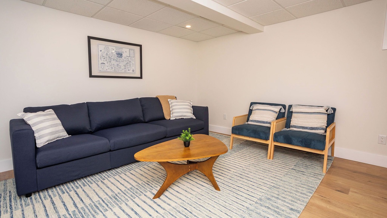 Photo of Livingroom in Canoe Cove