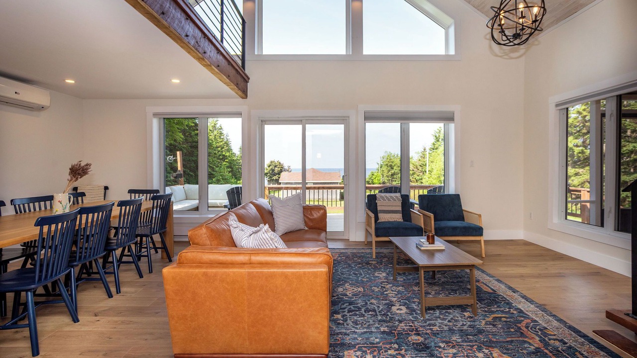 Photo of Livingroom in Canoe Cove