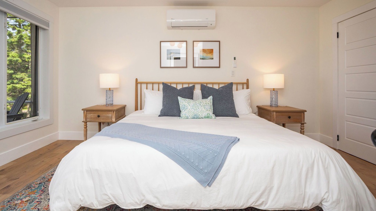 Photo of Bedroom in Canoe Cove