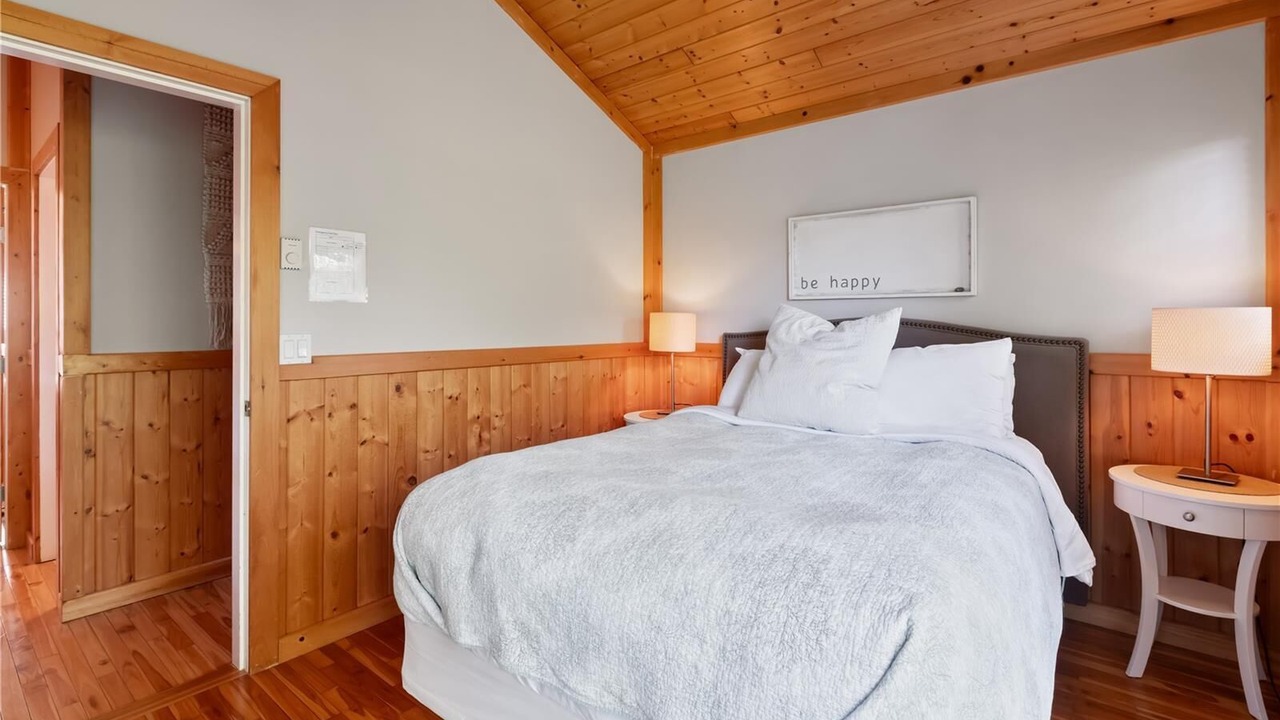 Photo of Bedroom in Ucluelet
