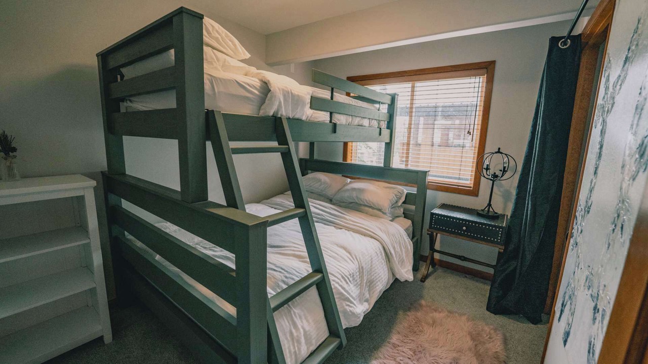 Photo of Bedroom in Snow Pine Estates
