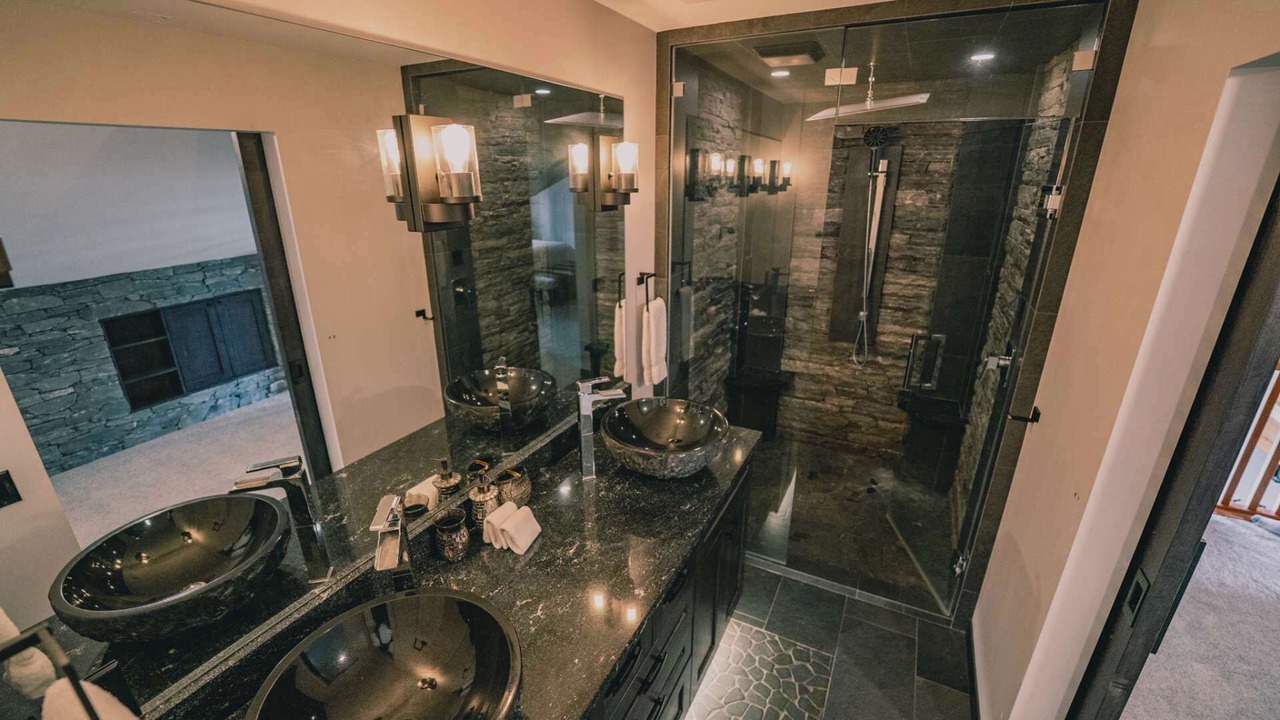 Photo of Bathroom in Snow Pine Estates