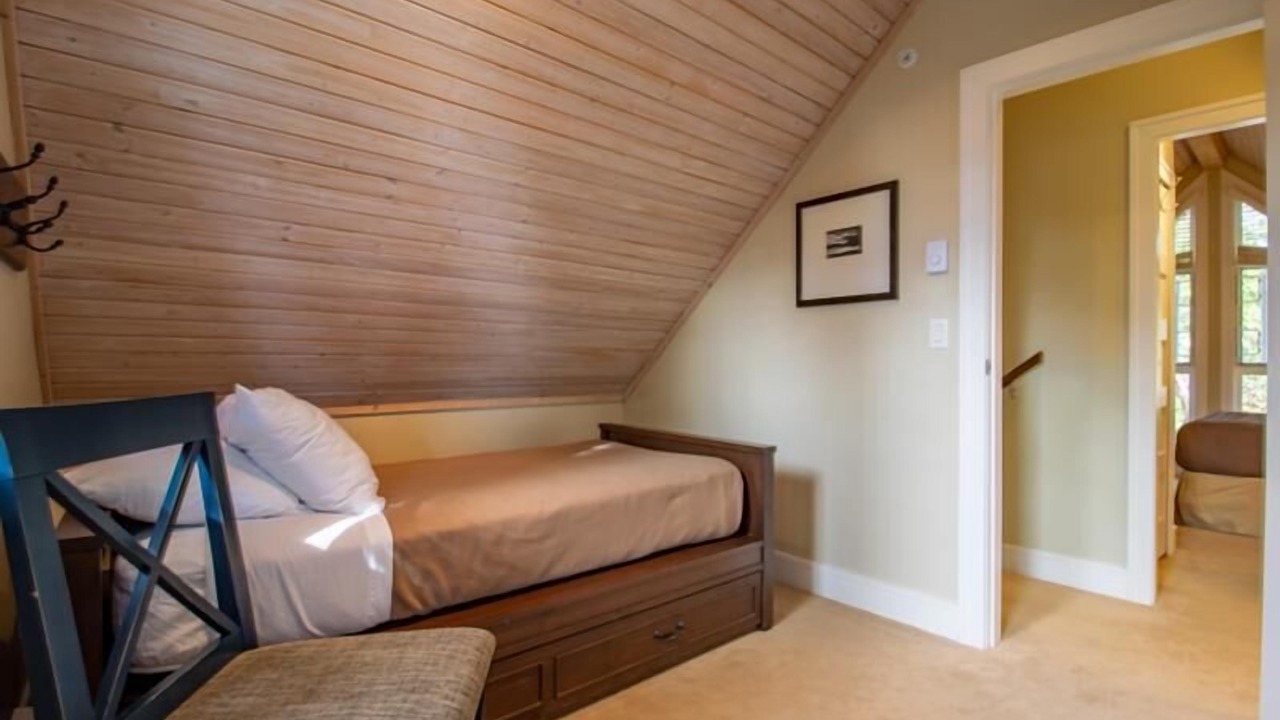 Photo of Bedroom in Pender Island
