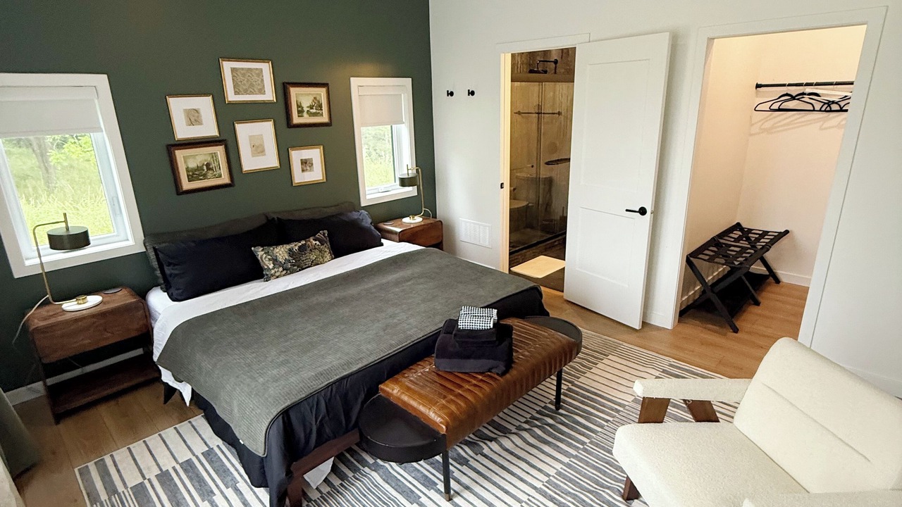 Photo of Bedroom in Greater Napanee
