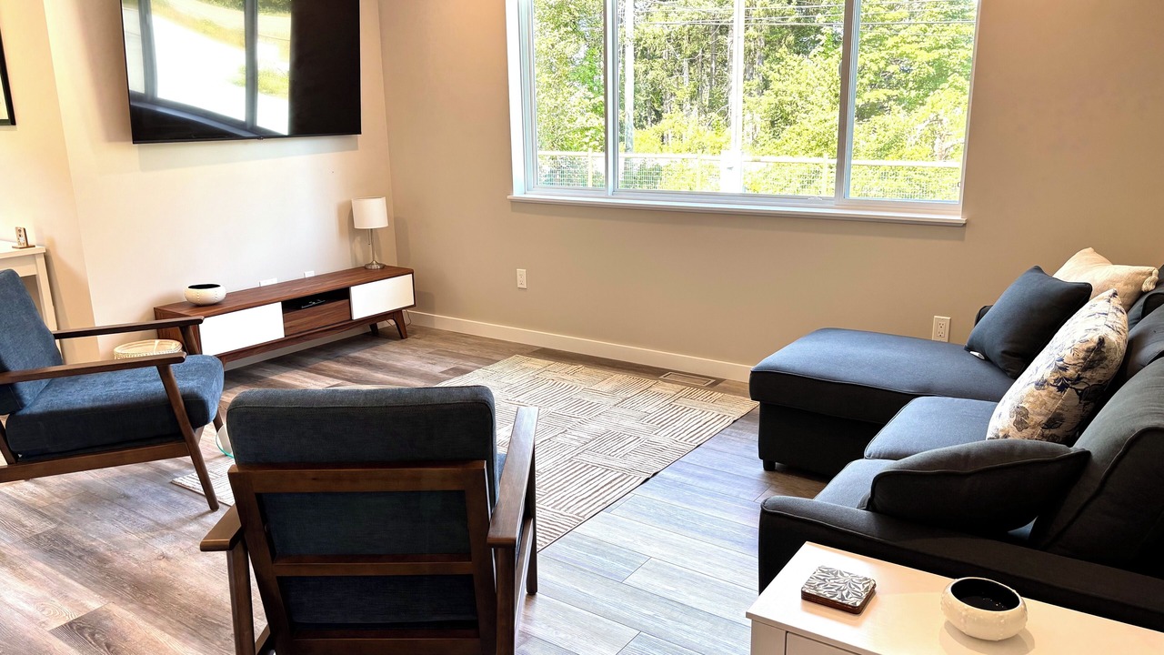 Photo of Livingroom in Sliammon