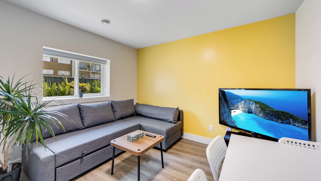 Photo of Livingroom in New Westminster