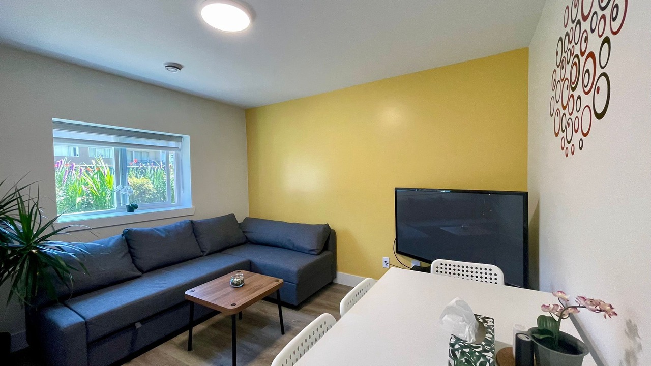 Photo of Livingroom in New Westminster