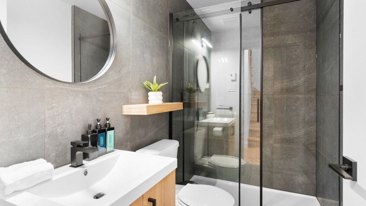 Photo of Bathroom in Plateau Mont Royal