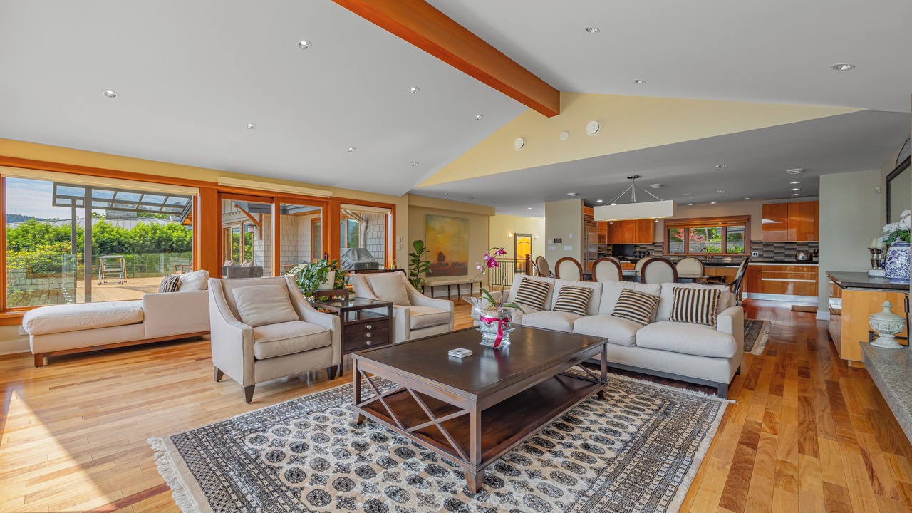 Photo of Livingroom in Dollarton