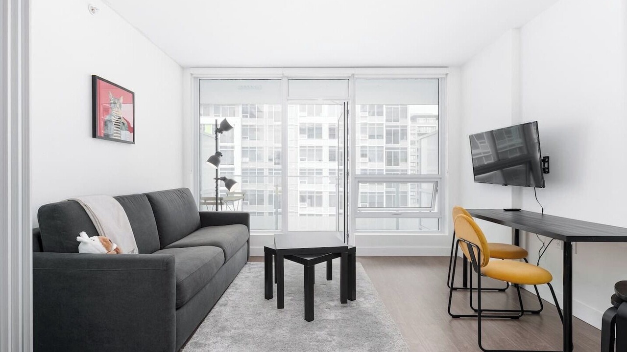 Photo of Livingroom in Richmond City Centre