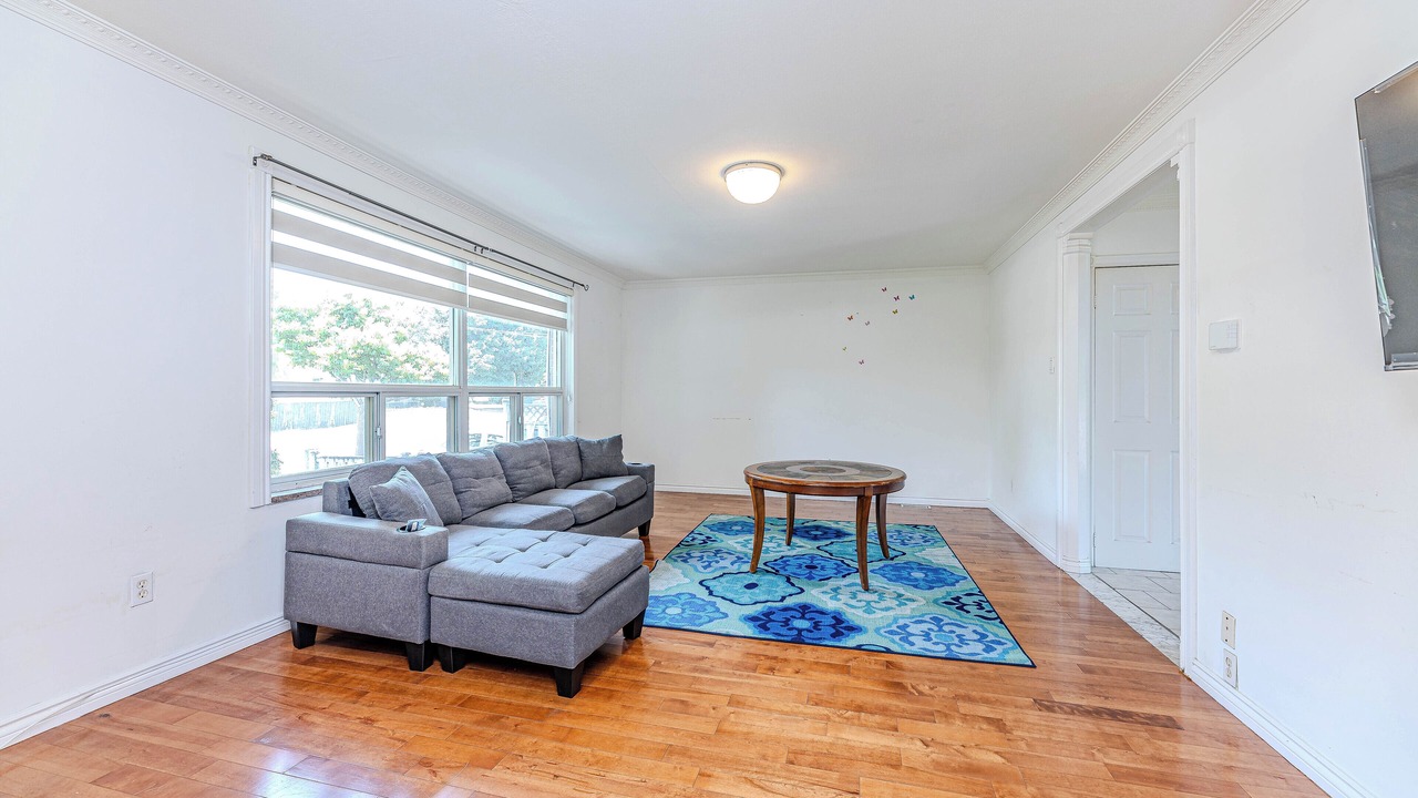 Photo of Livingroom in Northeast Mississauga