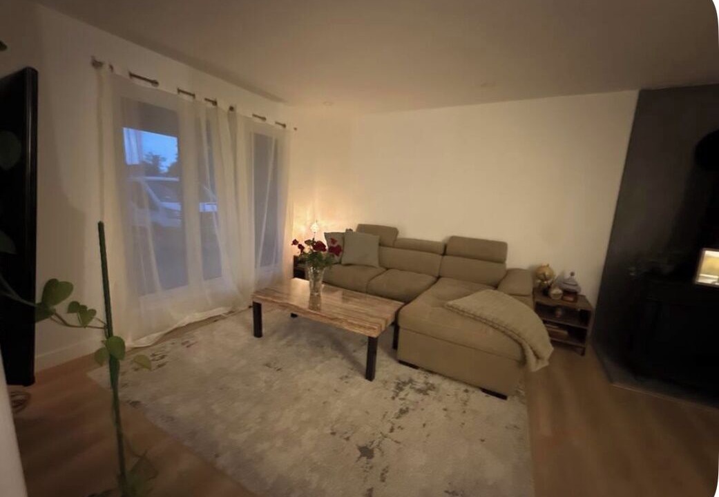 Photo of Livingroom in Ottawa Division