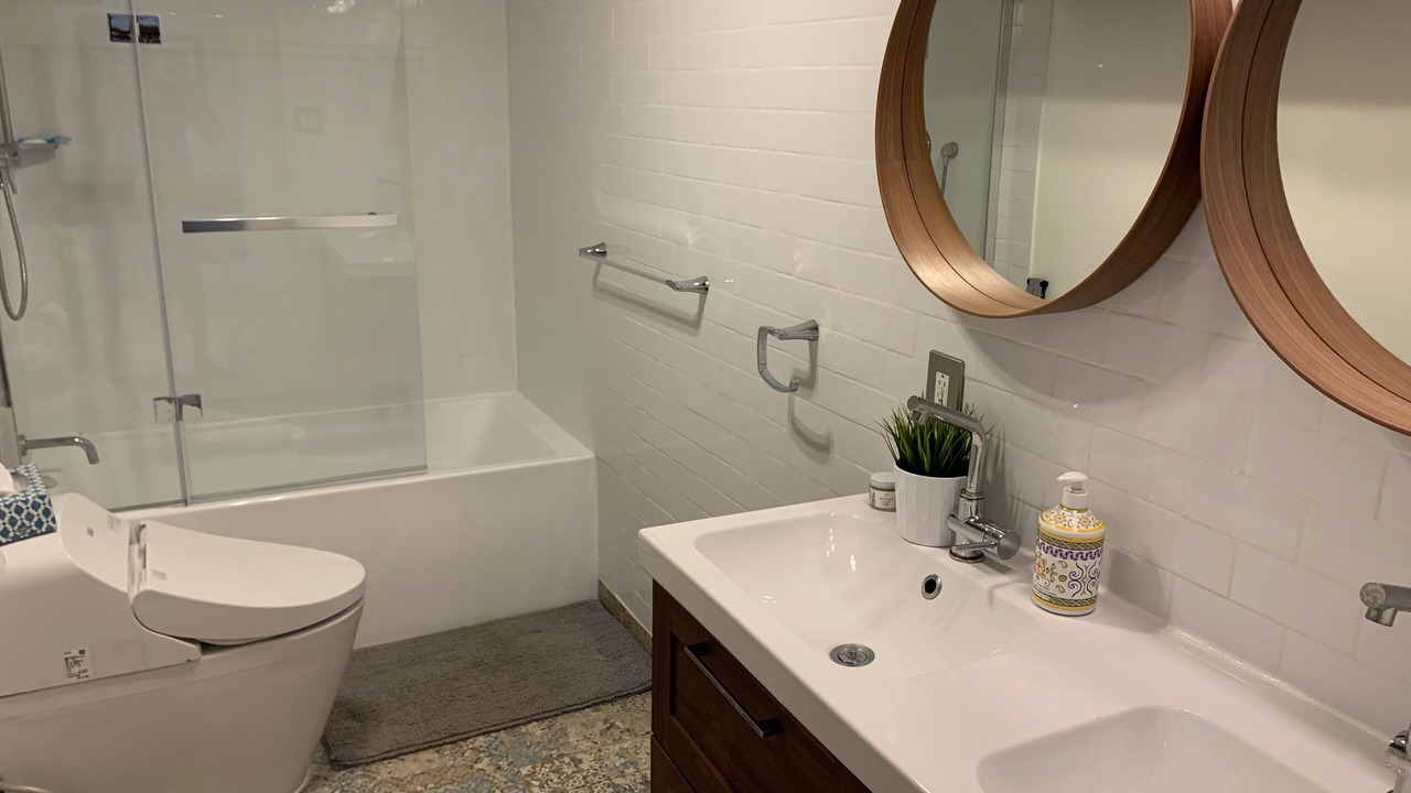Photo of Bathroom in De Lorimier
