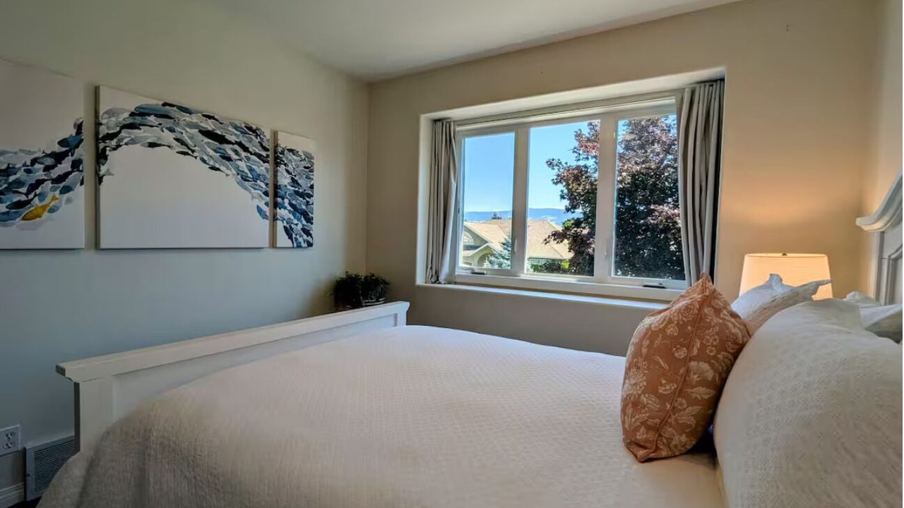 Photo of Bedroom in South Pandosy
