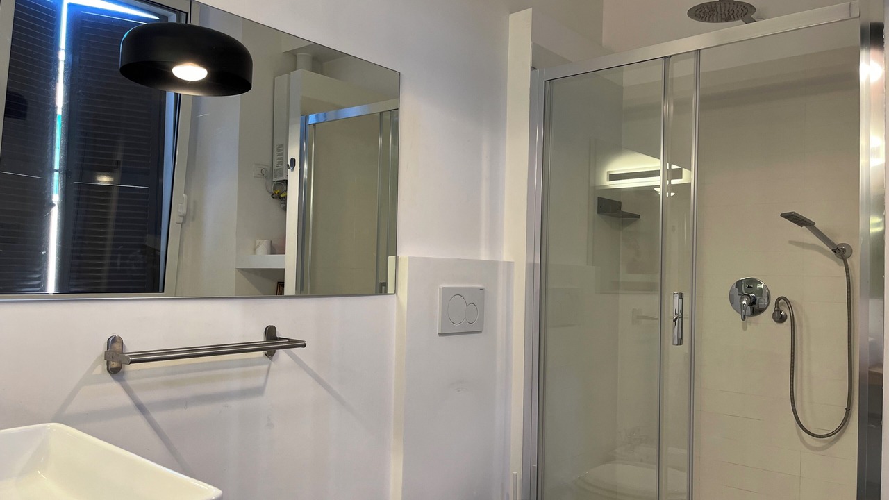 Photo of Bathroom in Esquilino