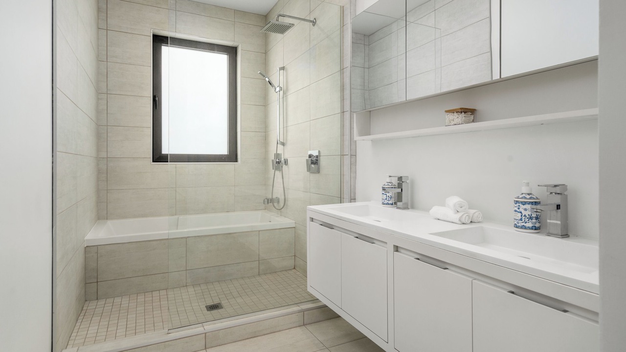 Photo of Bathroom in Laval