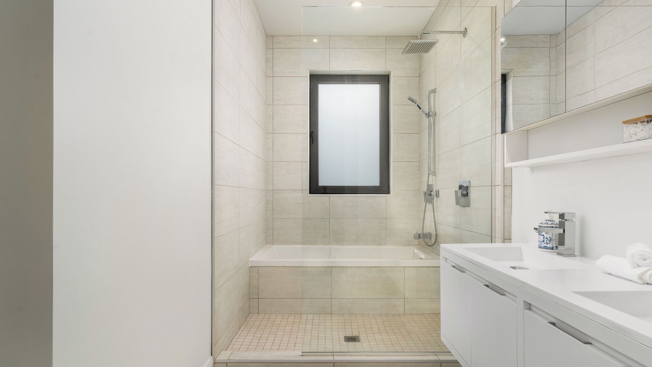 Photo of Bathroom in Laval