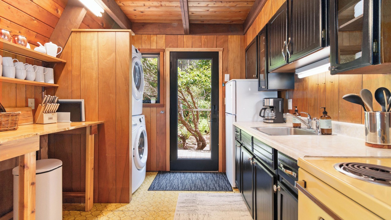 Photo of Kitchen in Juan de Fuca Electoral Area