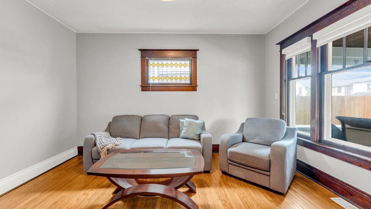 Photo of Livingroom in Niagara Falls