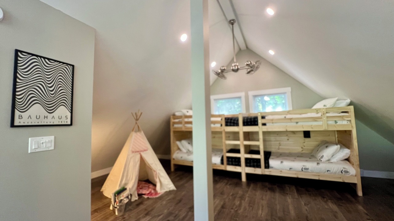 Photo of Bedroom in Sunshine Valley