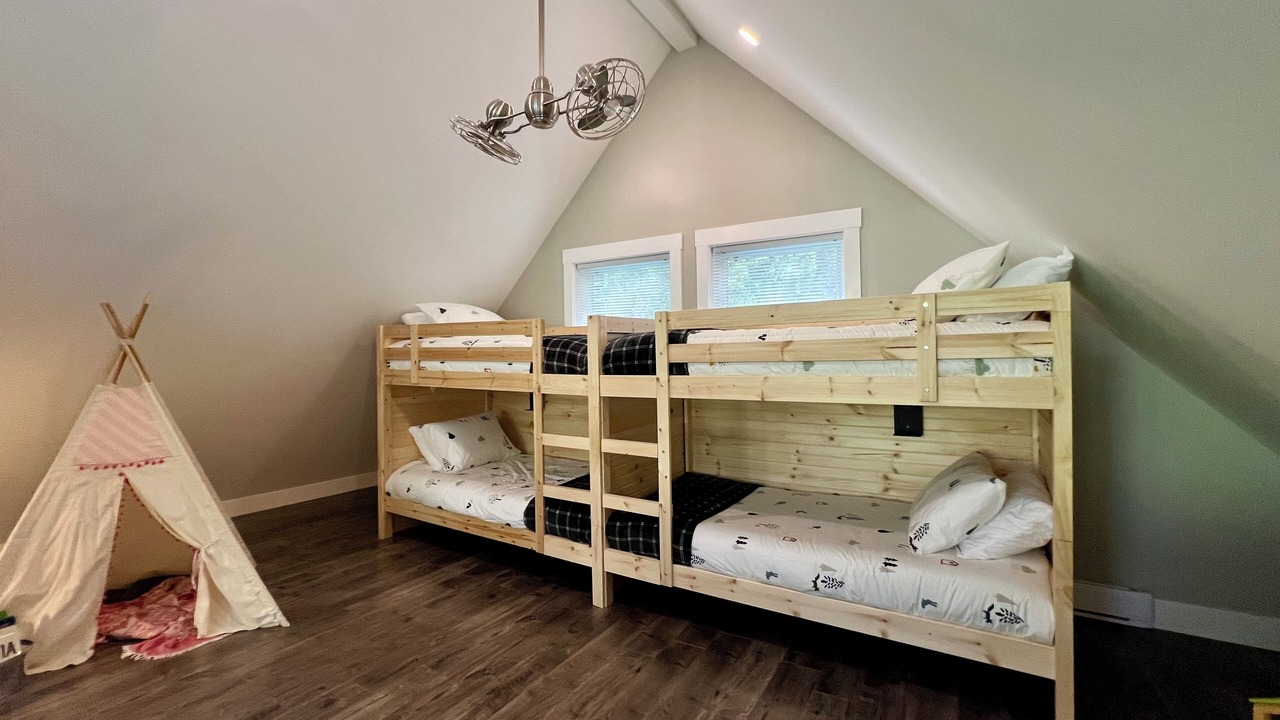Photo of Bedroom in Sunshine Valley