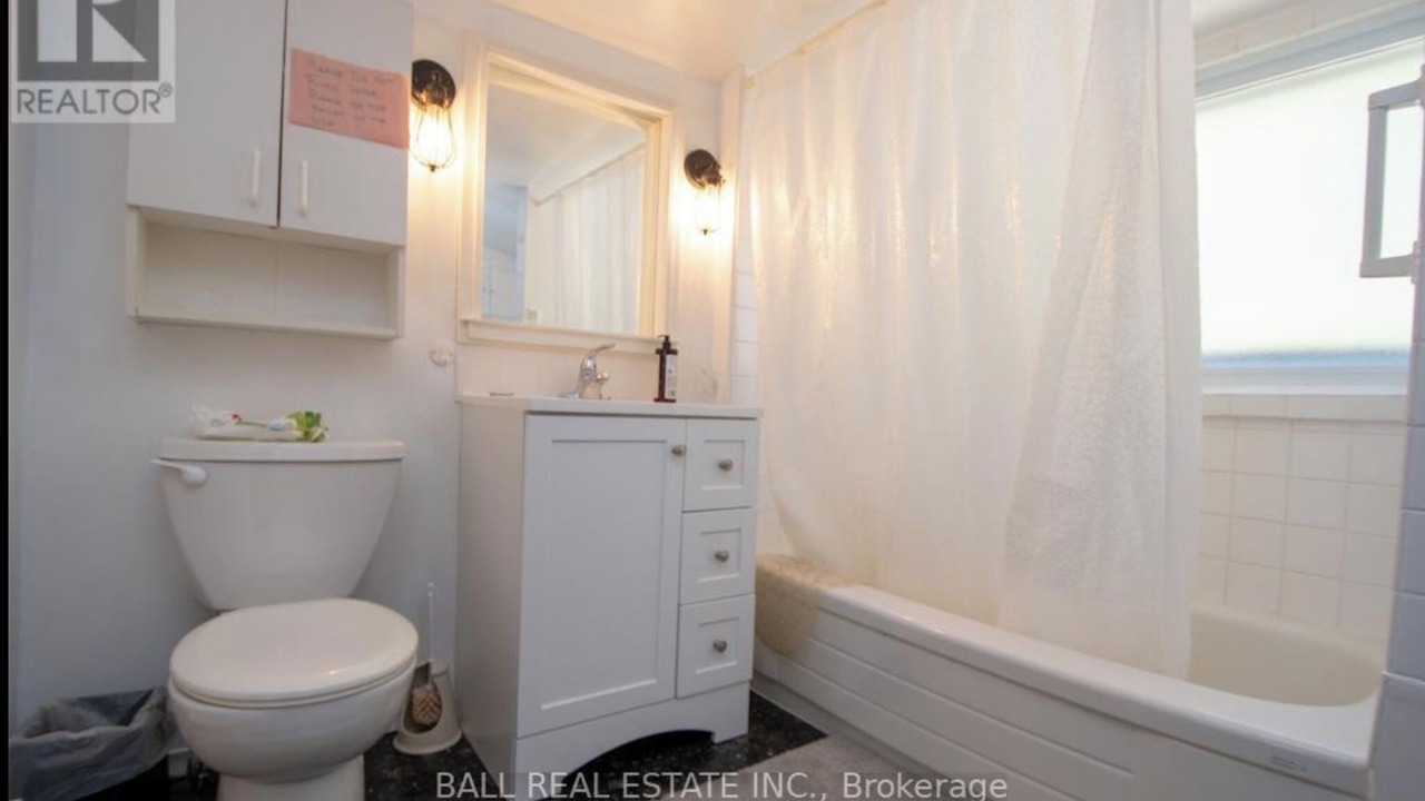 Photo of Bathroom in Douro-Dummer