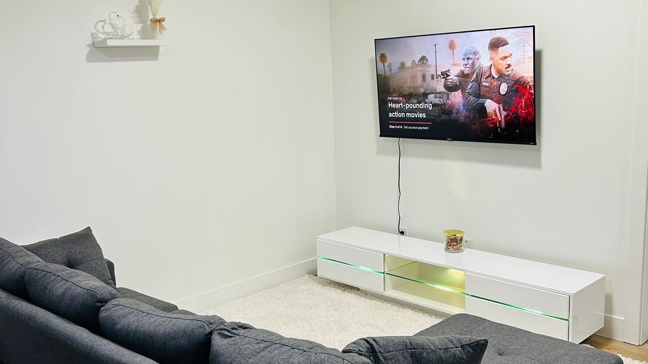 Photo of Livingroom in Northeast Edmonton