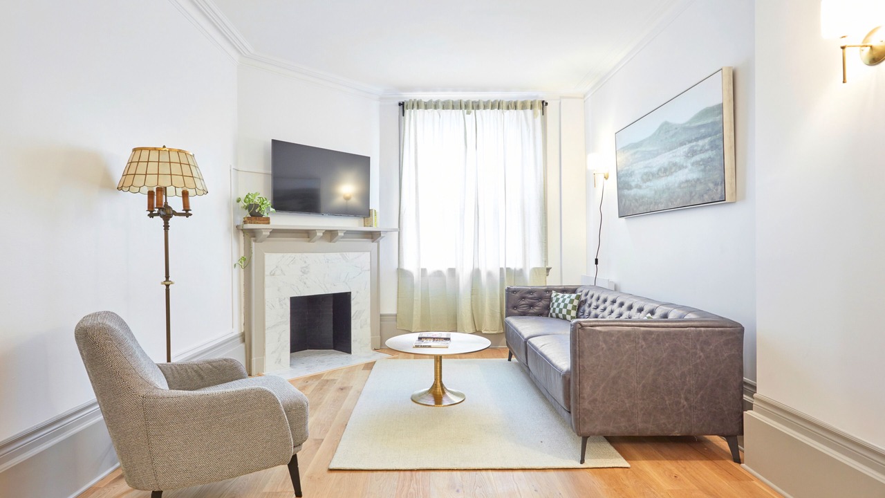 Photo of Livingroom in Shaughnessy Village