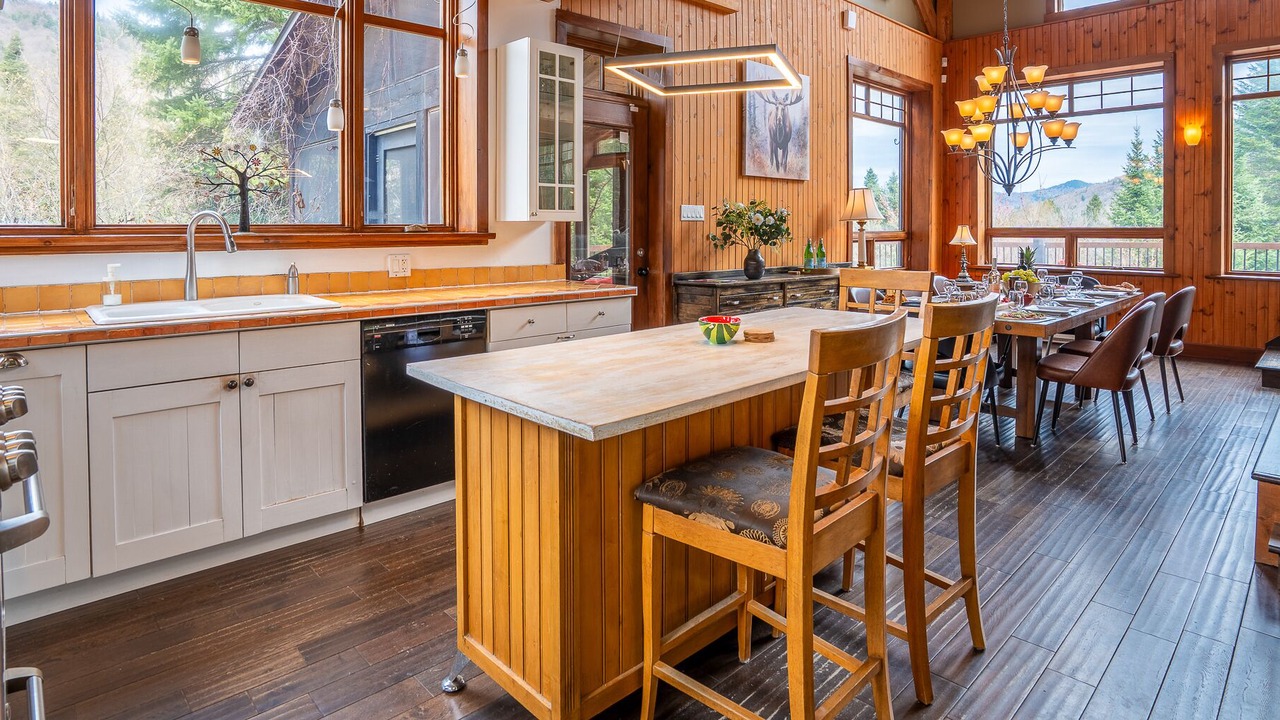 Photo of Kitchen in Stoneham-et-Tewkesbury