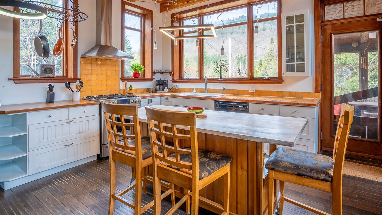 Photo of Kitchen in Stoneham-et-Tewkesbury