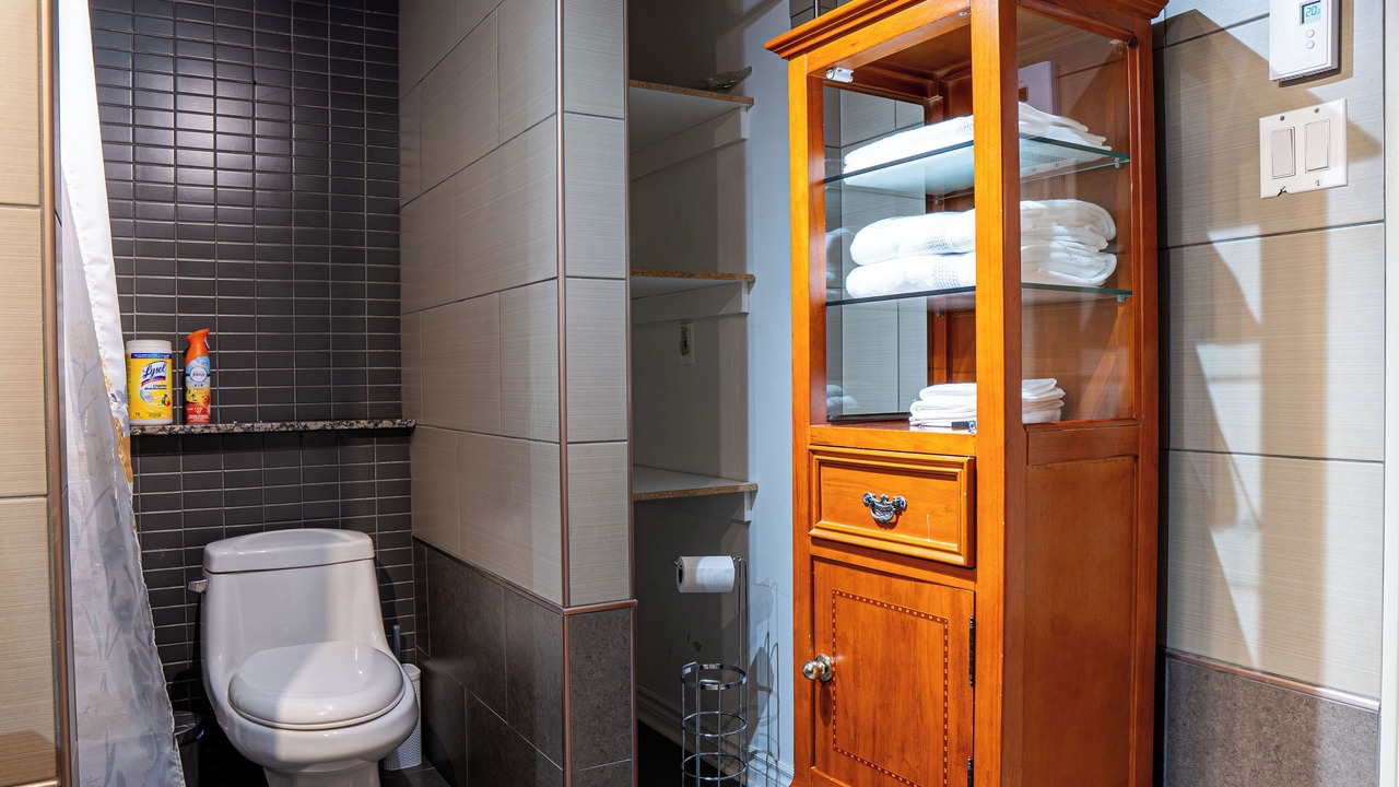 Photo of Bathroom in Laval