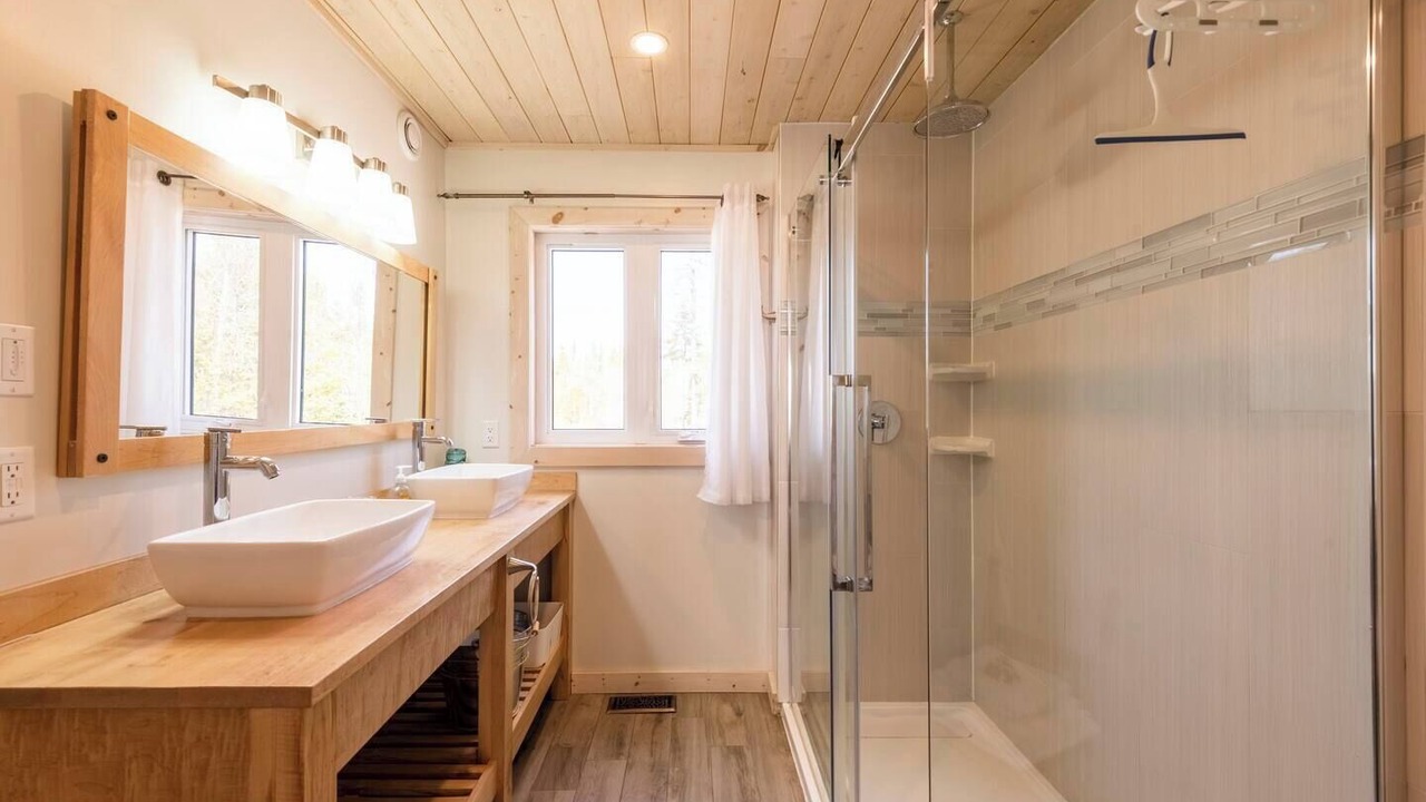 Photo of Bathroom in Tobermory