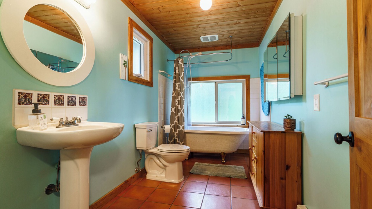 Photo of Bathroom in Yellow Point