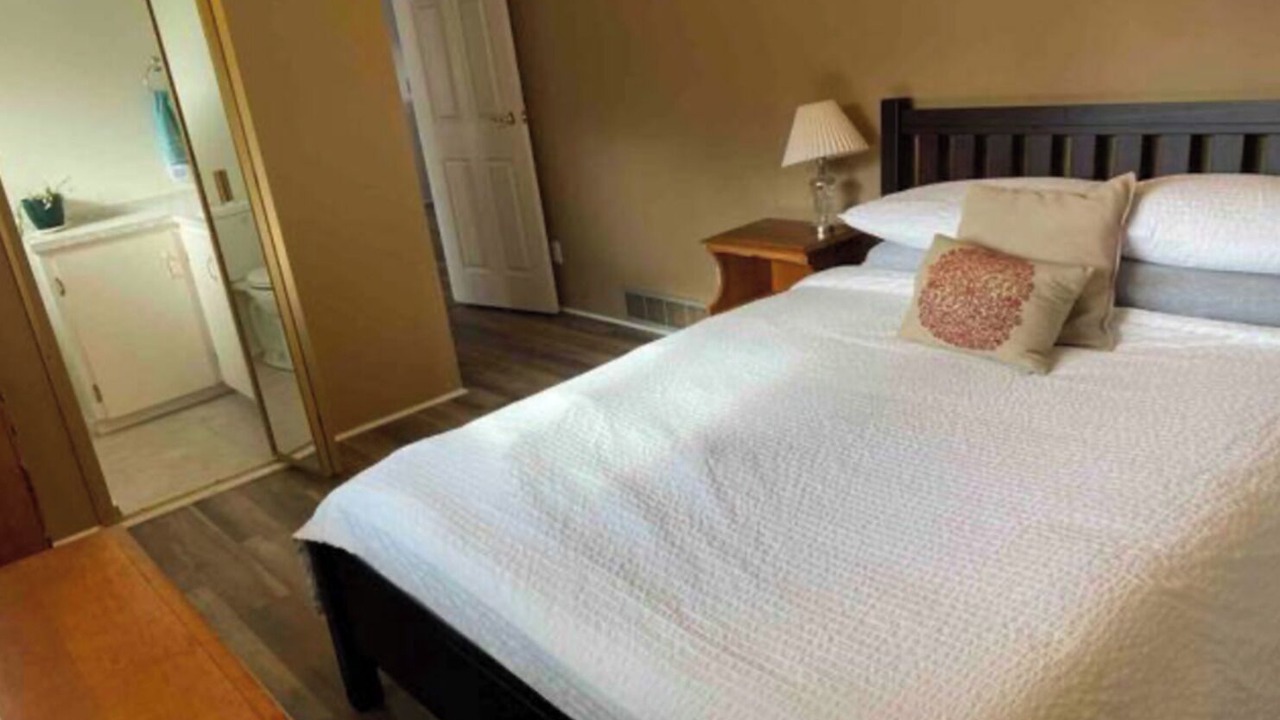 Photo of Bedroom in Fanny Bay