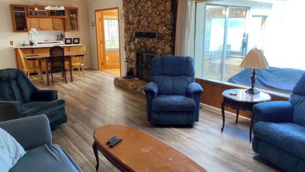 Photo of Livingroom in Fanny Bay