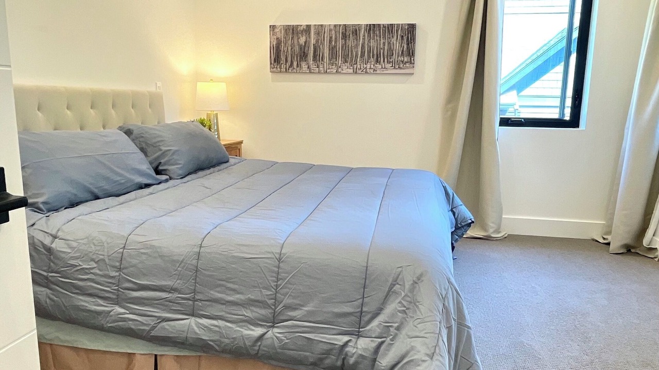 Photo of Bedroom in Roberts Creek