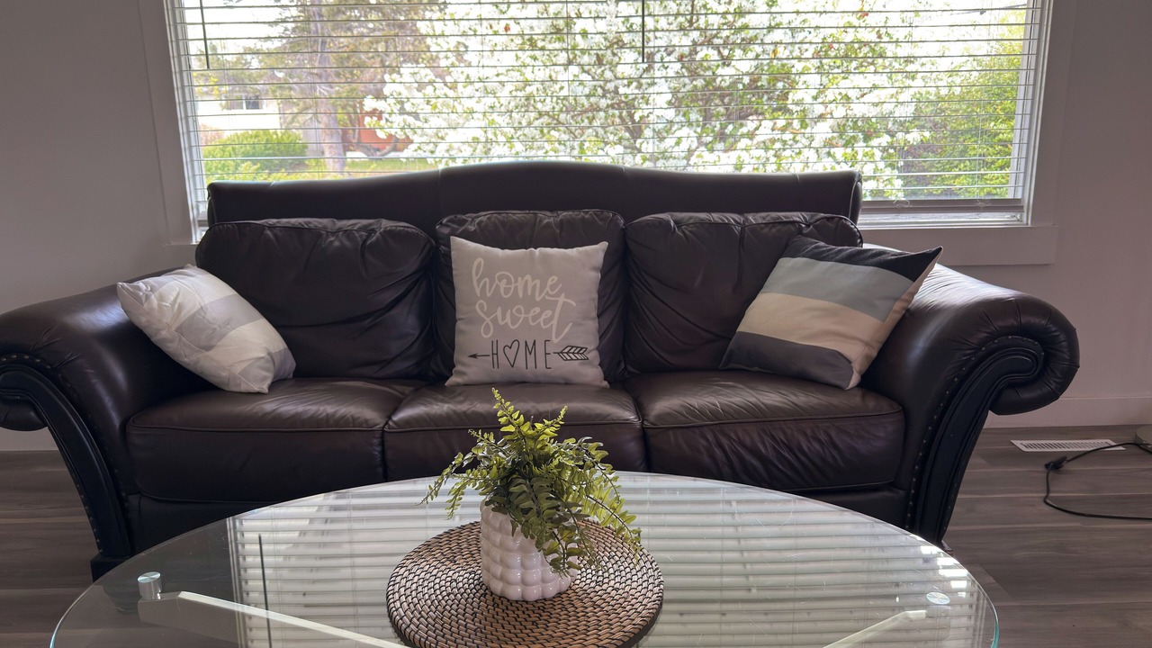 Photo of Livingroom in Varsity