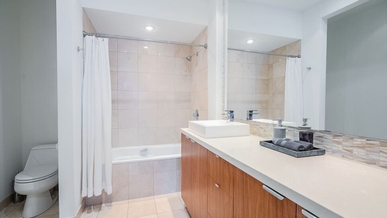 Photo of Bathroom in Fashion District