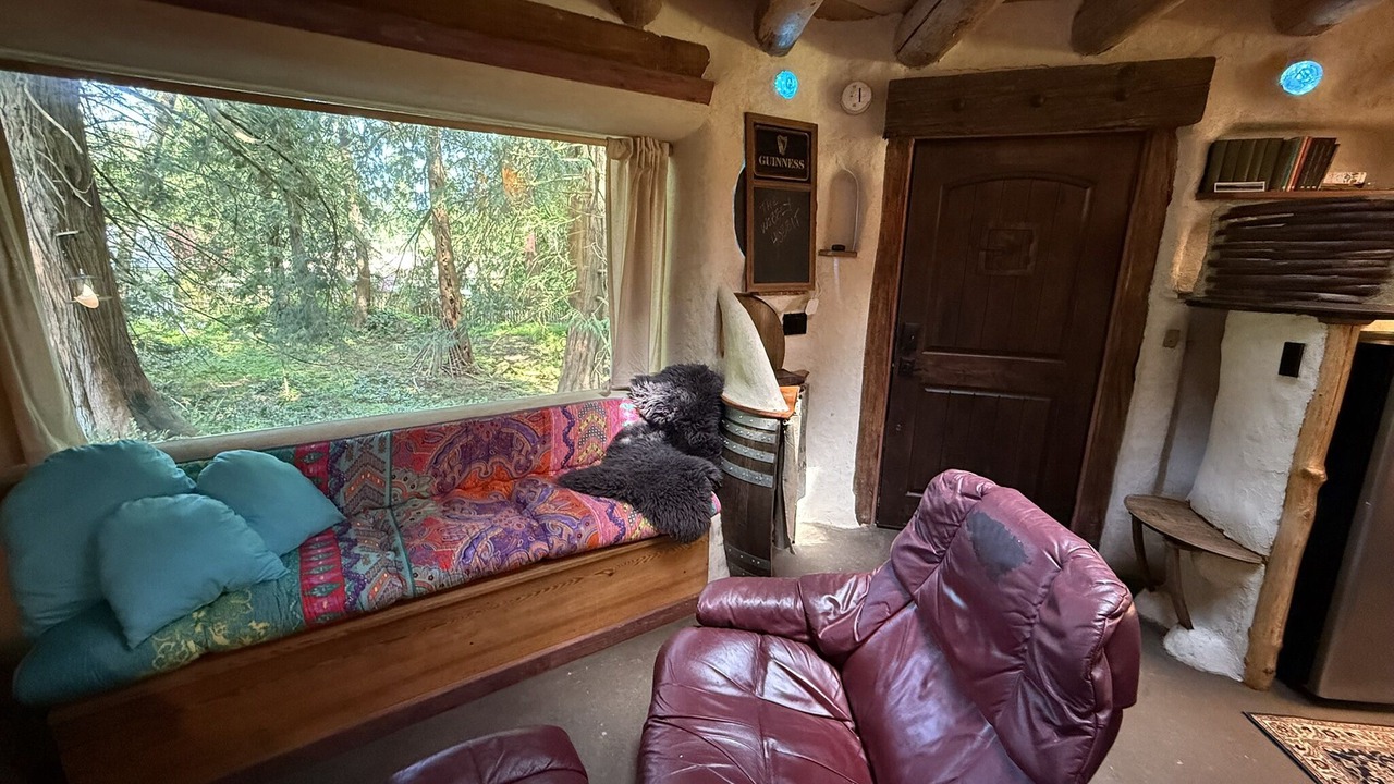 Photo of Livingroom in Shawnigan Lake