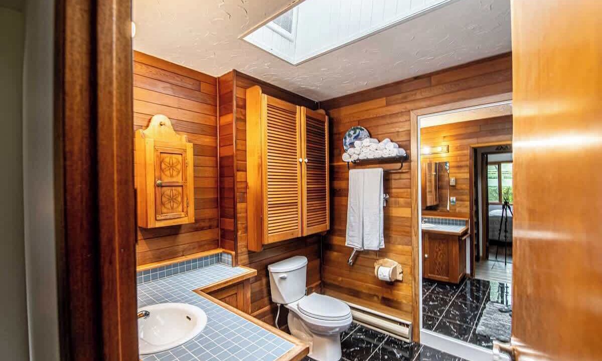Photo of Bathroom in Madeira Park
