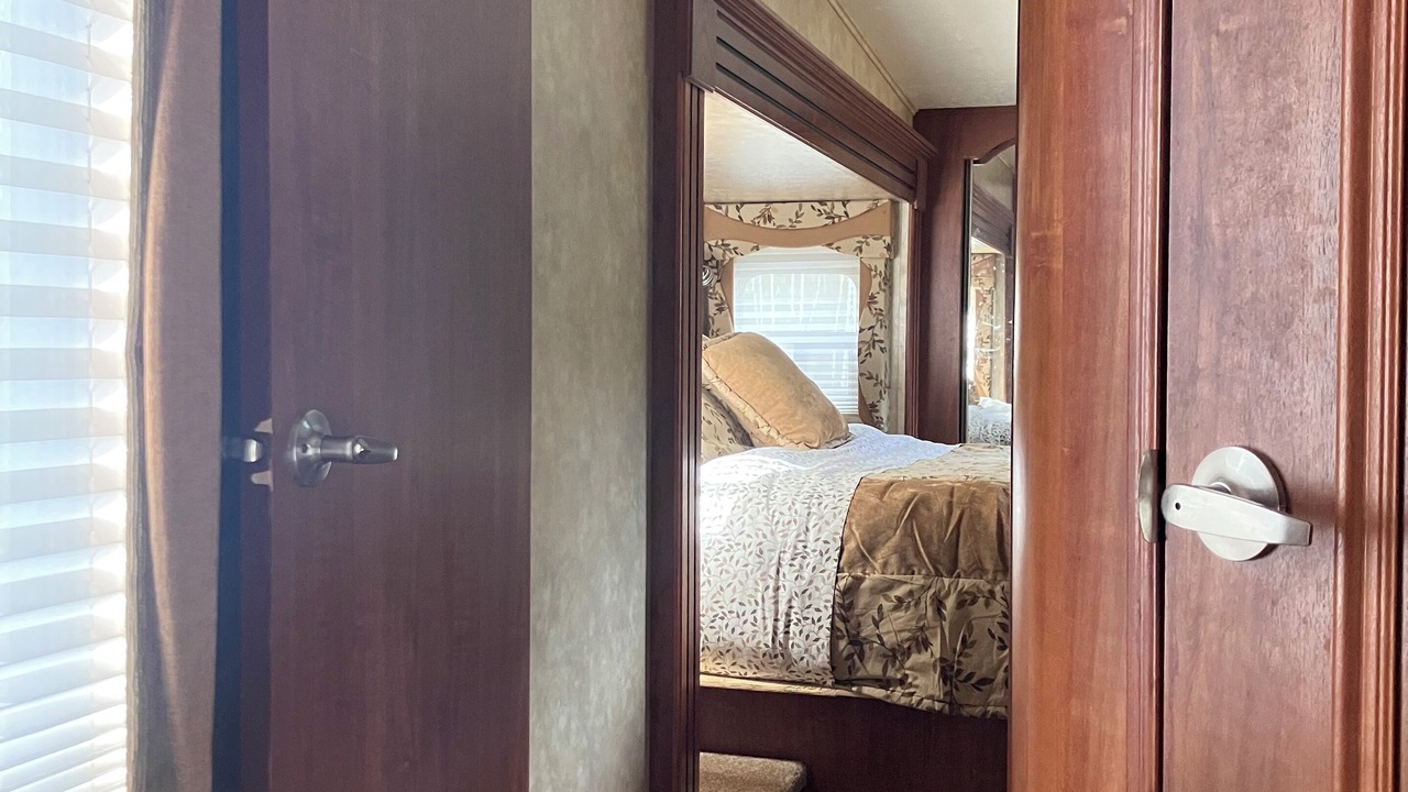 Photo of Bedroom in Golden