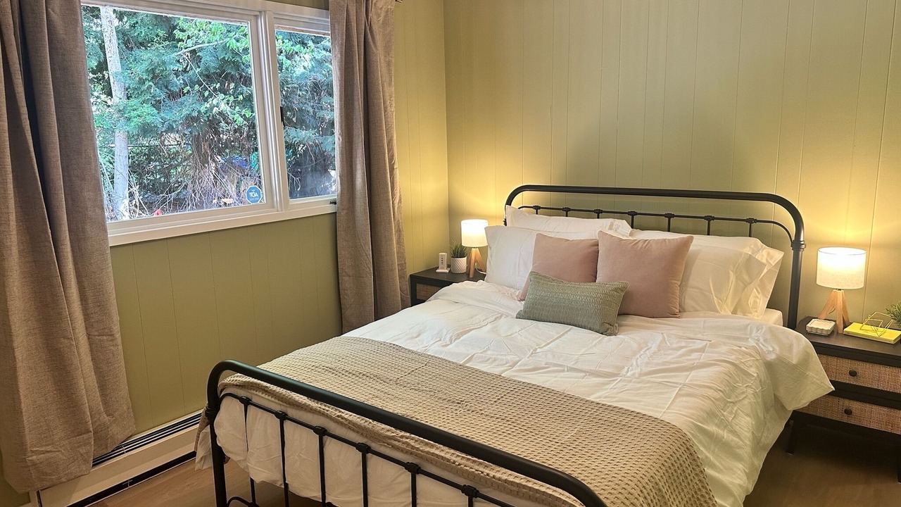 Photo of Bedroom in Okanagan-Similkameen