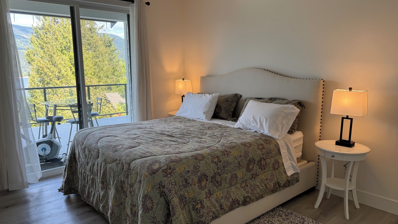 Photo of Bedroom in West Porpoise Bay