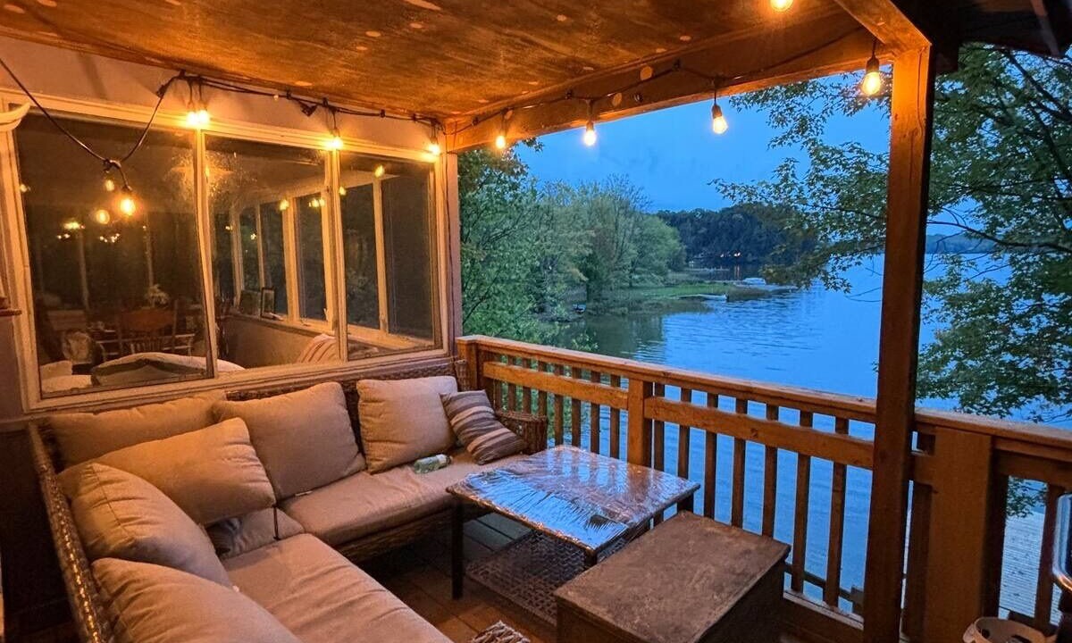 Photo of Patio Balcony in Utterson