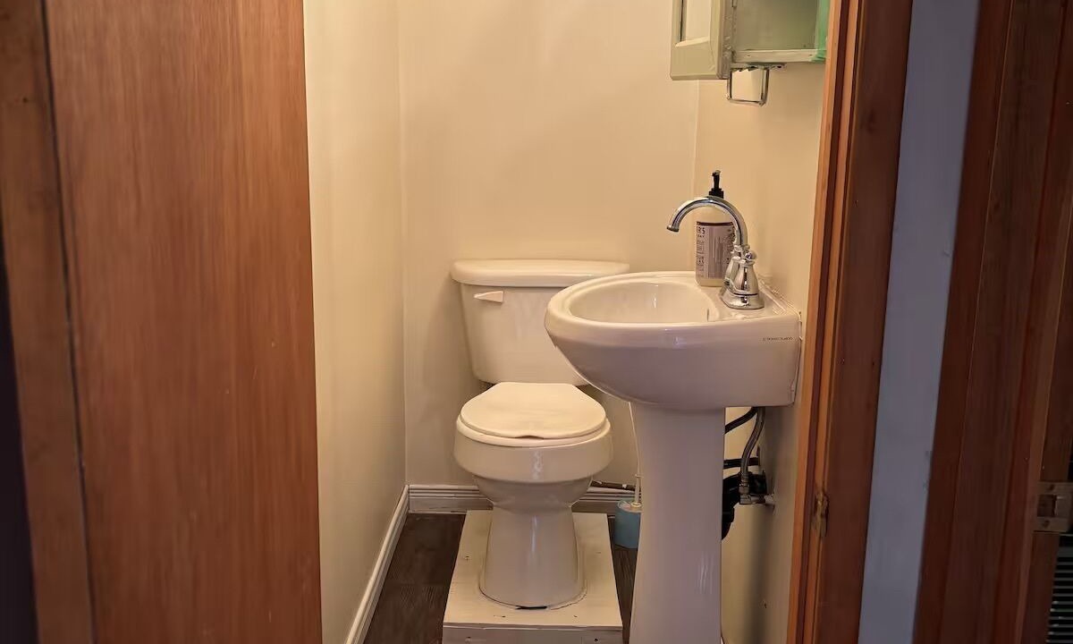 Photo of Bathroom in Utterson
