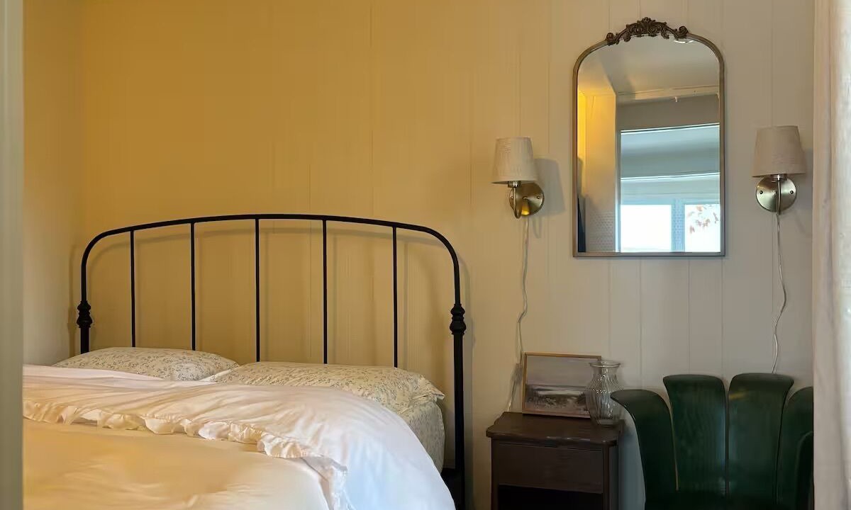 Photo of Bedroom in Utterson
