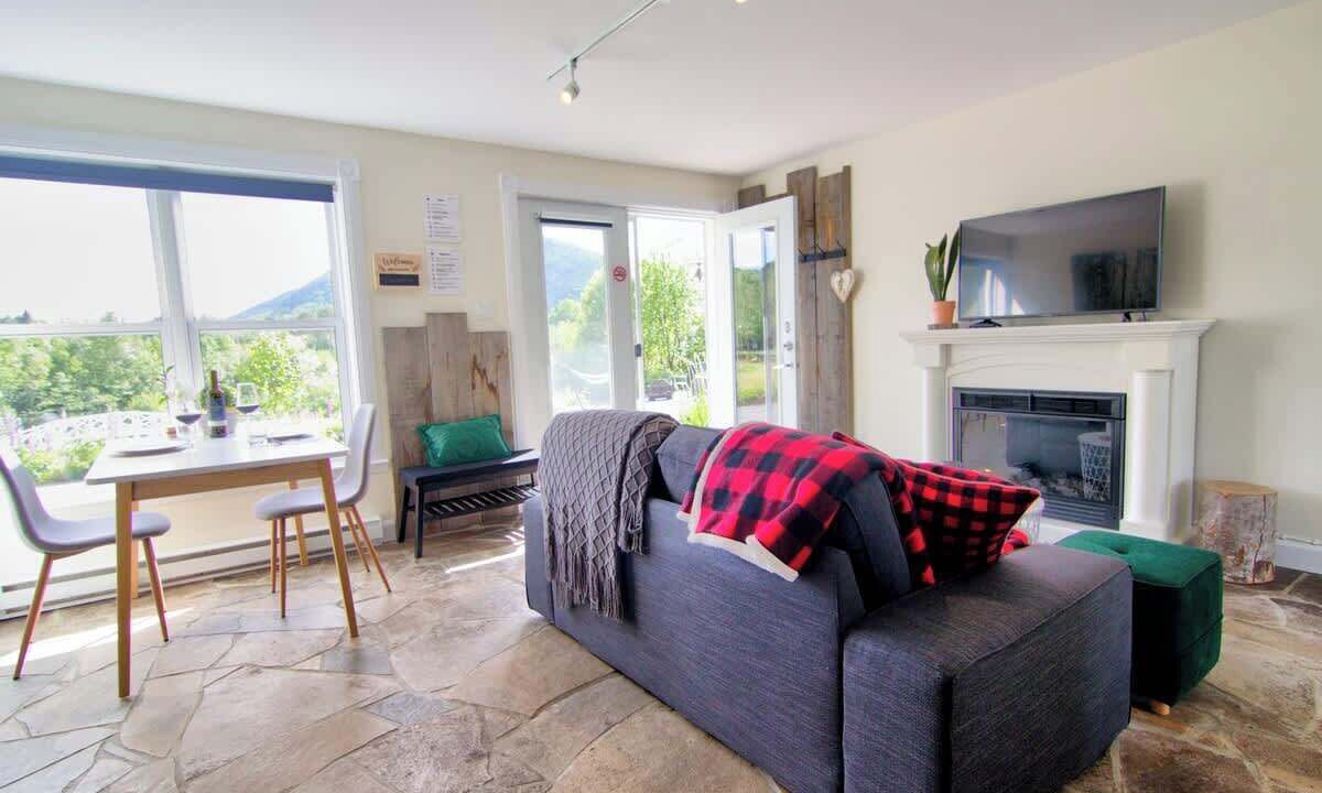 Photo of Livingroom in Saint-Brigitte-de-Laval