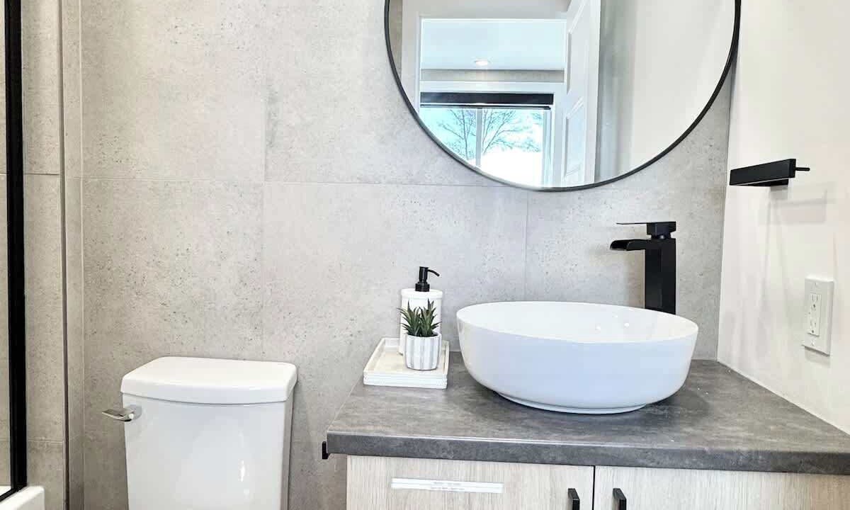 Photo of Bathroom in Ste. Foy