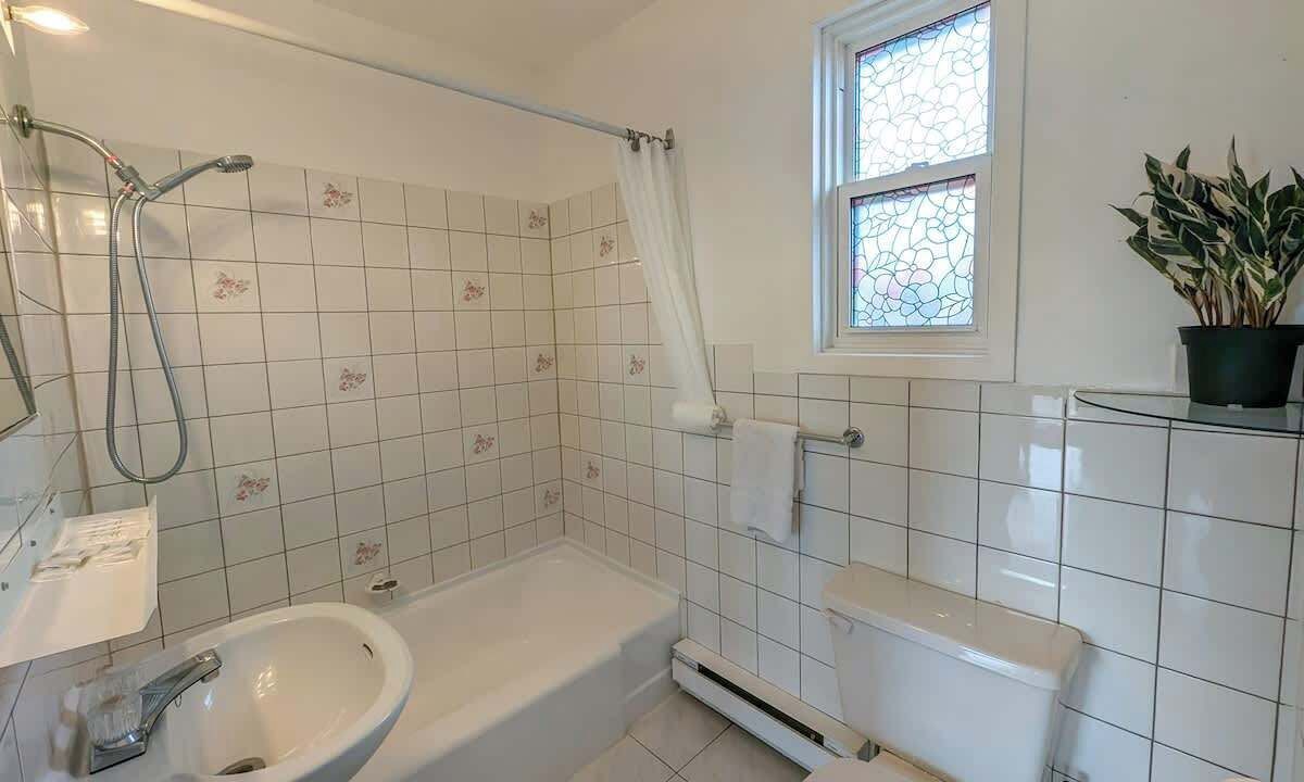 Photo of Bathroom in Ste Anne de Beaupre