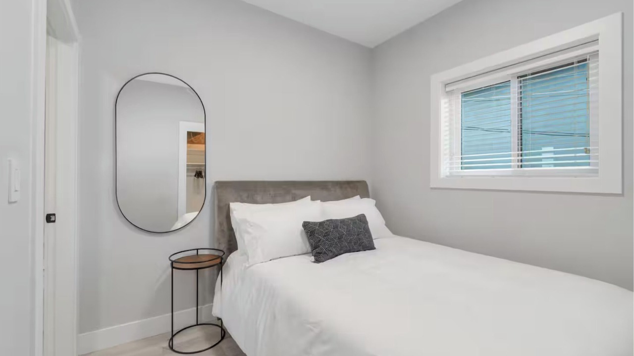 Photo of Bedroom in Sunset